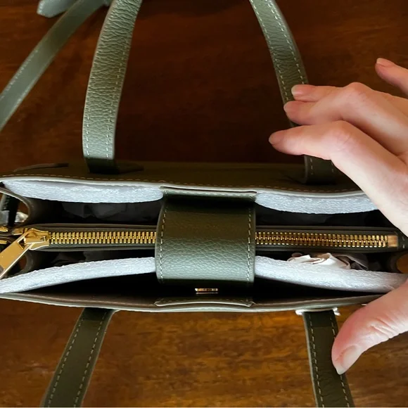 Quince Triple Compartment Italian Leather bag - Picture 6 of 12